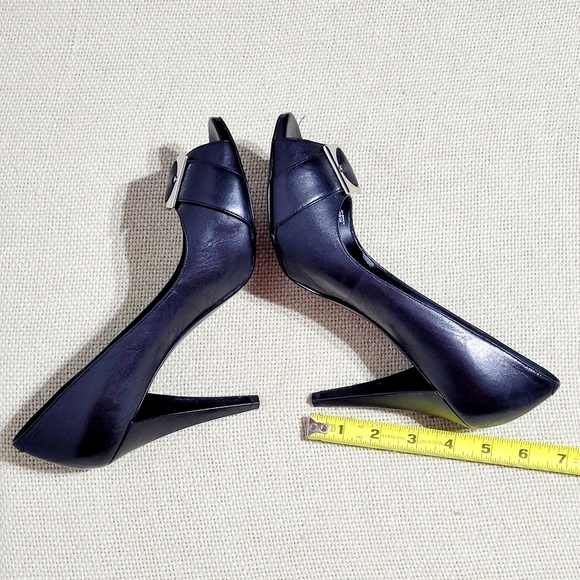 NWOT BCBGirls Black Peep toe with Silver Buckle 4" High Heels (9M) - Picture 10 of 11